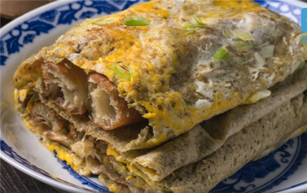 曾轻生的网红“狗头萝莉”转行卖煎饼:第一天就收入1300 持证上岗